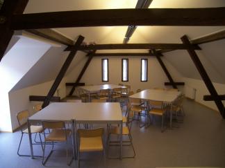 Stilvolles Werkeln und Lernen unterm Dach